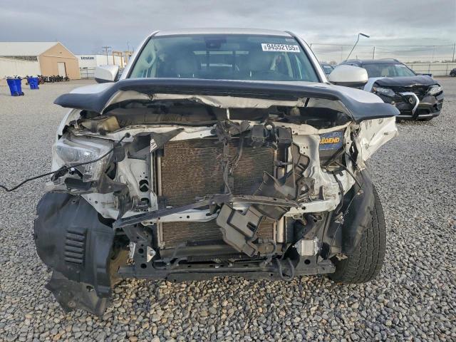 Toyota Tacoma Double Cab Image 4