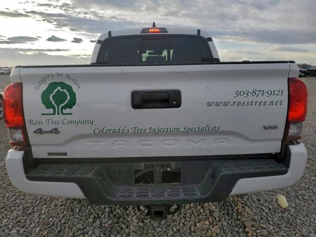 Toyota Tacoma Double Cab Image 10