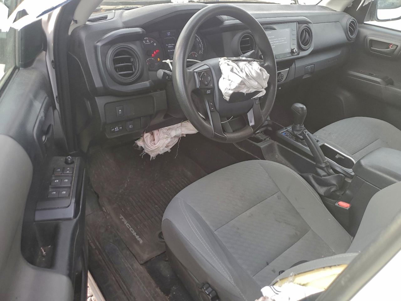 Toyota Tacoma Double Cab Image 3