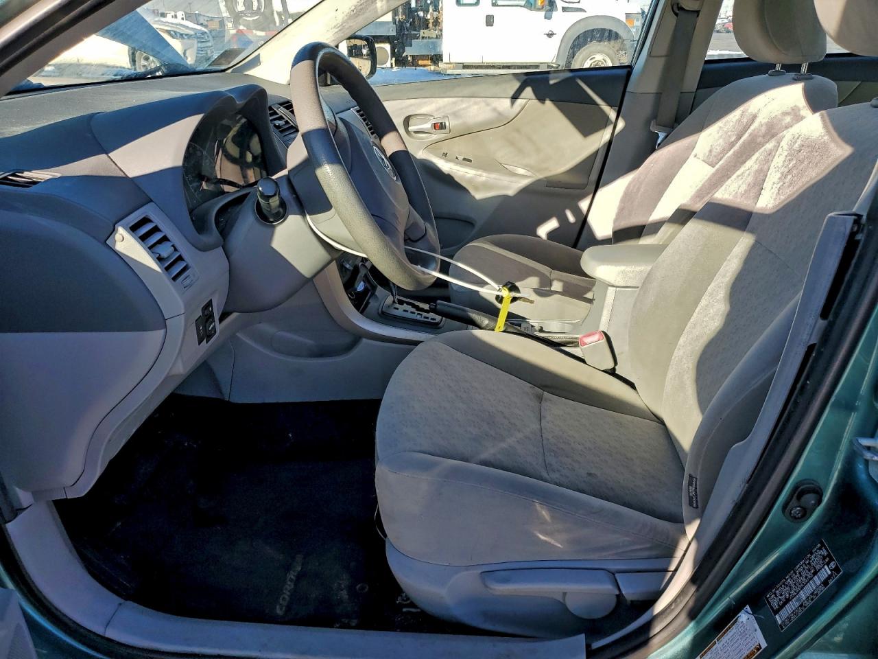 Toyota Corolla Base Image 4