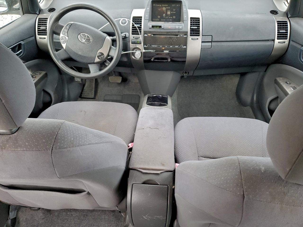 Toyota Prius Image 8