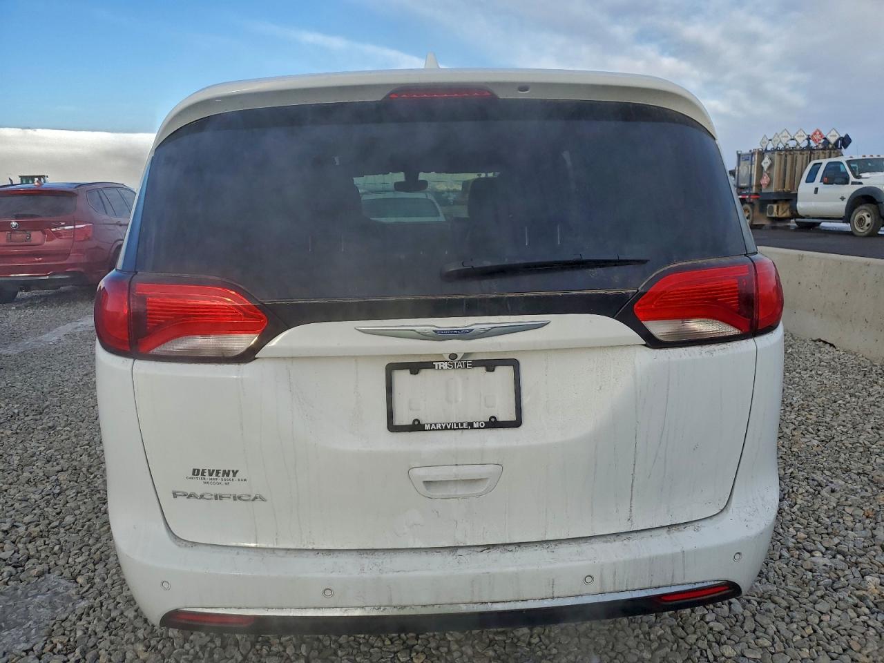Chrysler Pacifica Touring L Image 8