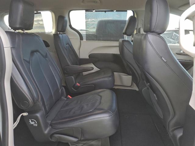 Chrysler Pacifica Touring L Image 6