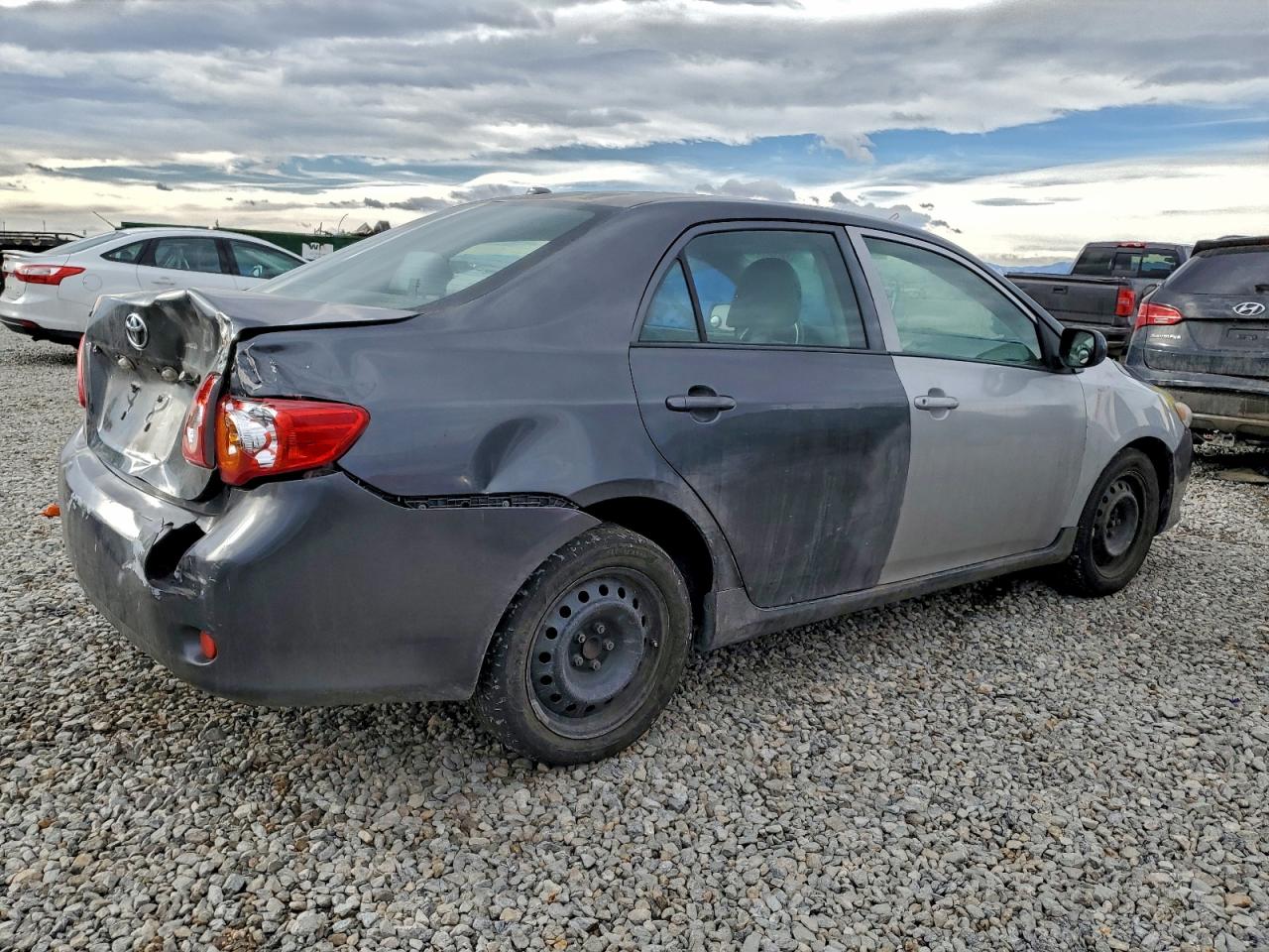 Toyota Corolla Base Image 2