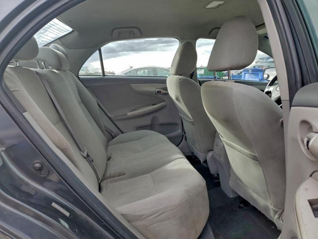 Toyota Corolla Base Image 11