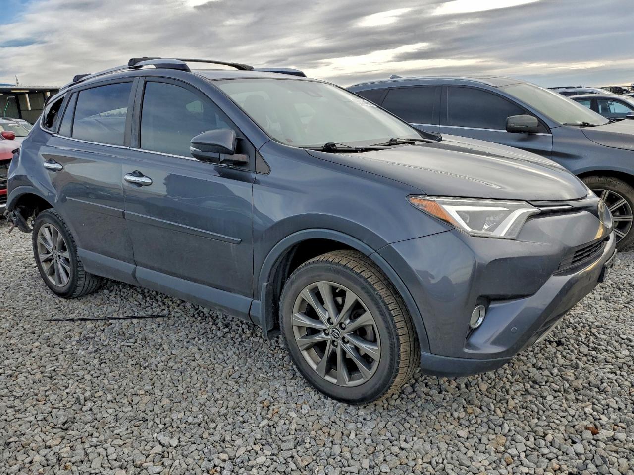 Toyota RAV4 Limited Image 4