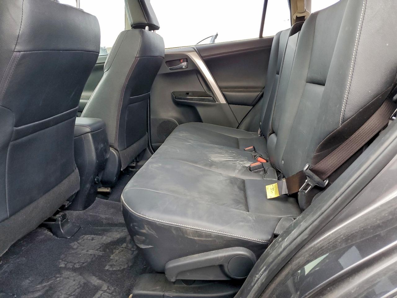 Toyota RAV4 Limited Image 2