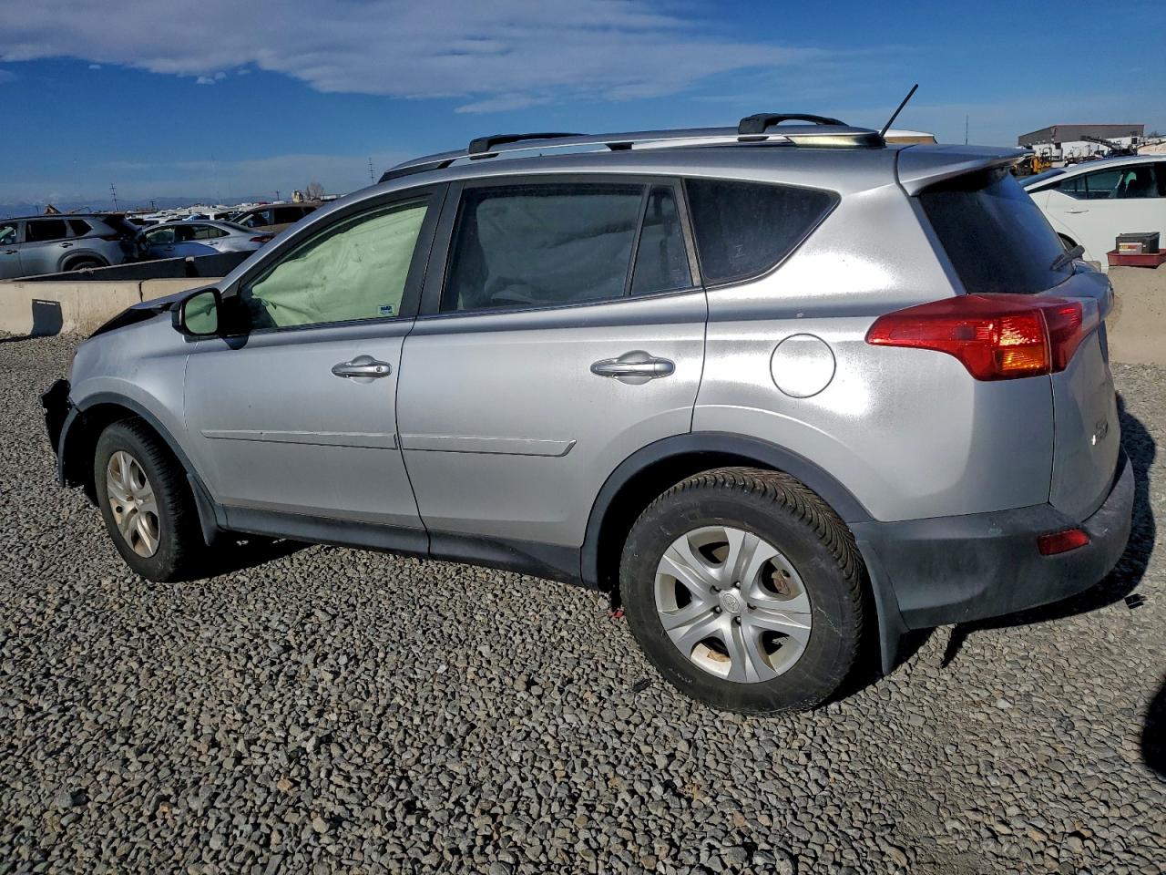 Toyota RAV4 Le Image 4