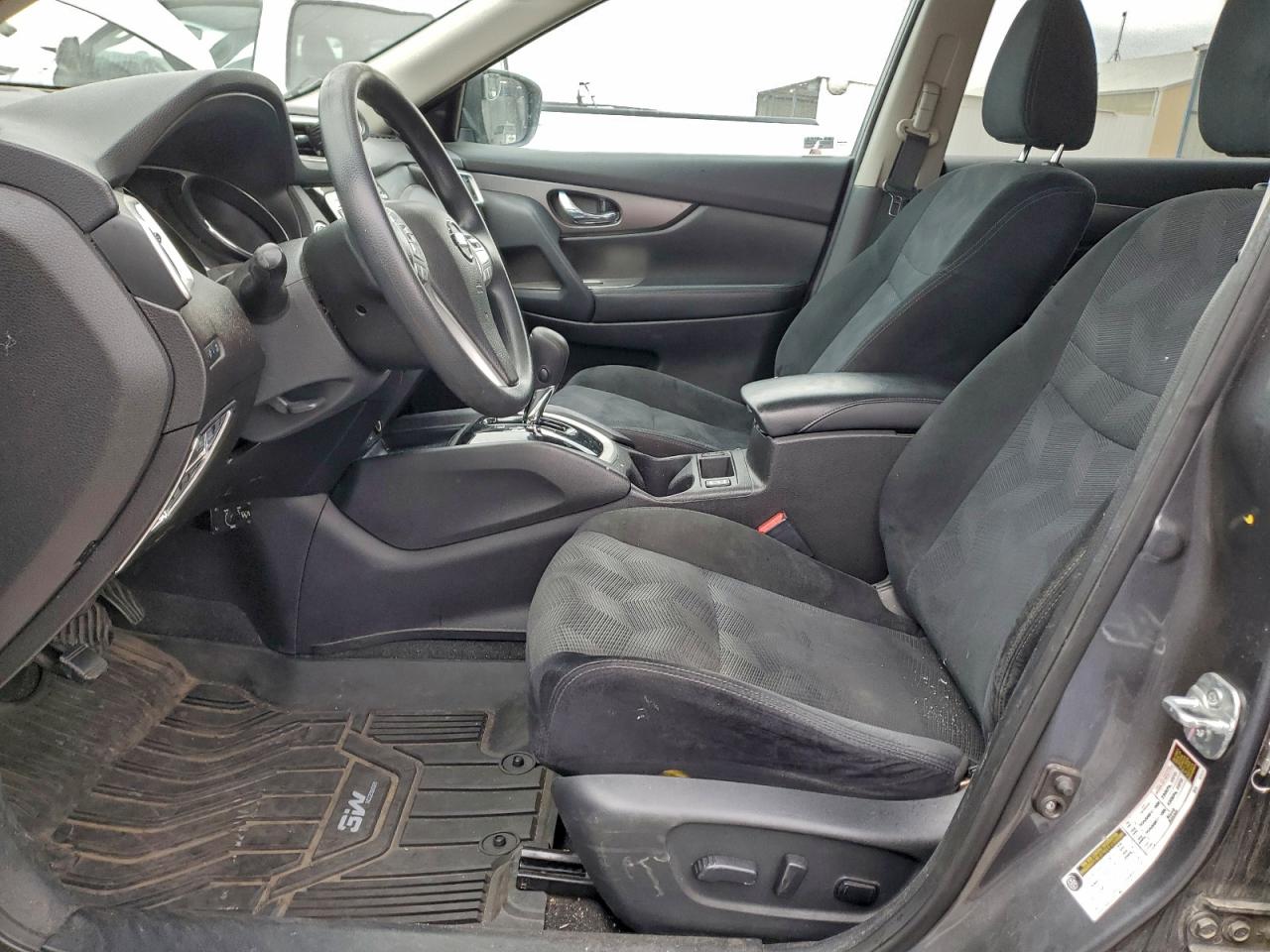 Nissan Rogue S Image 3