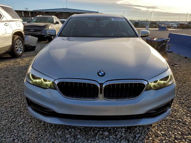 BMW 5 Series I Image 10