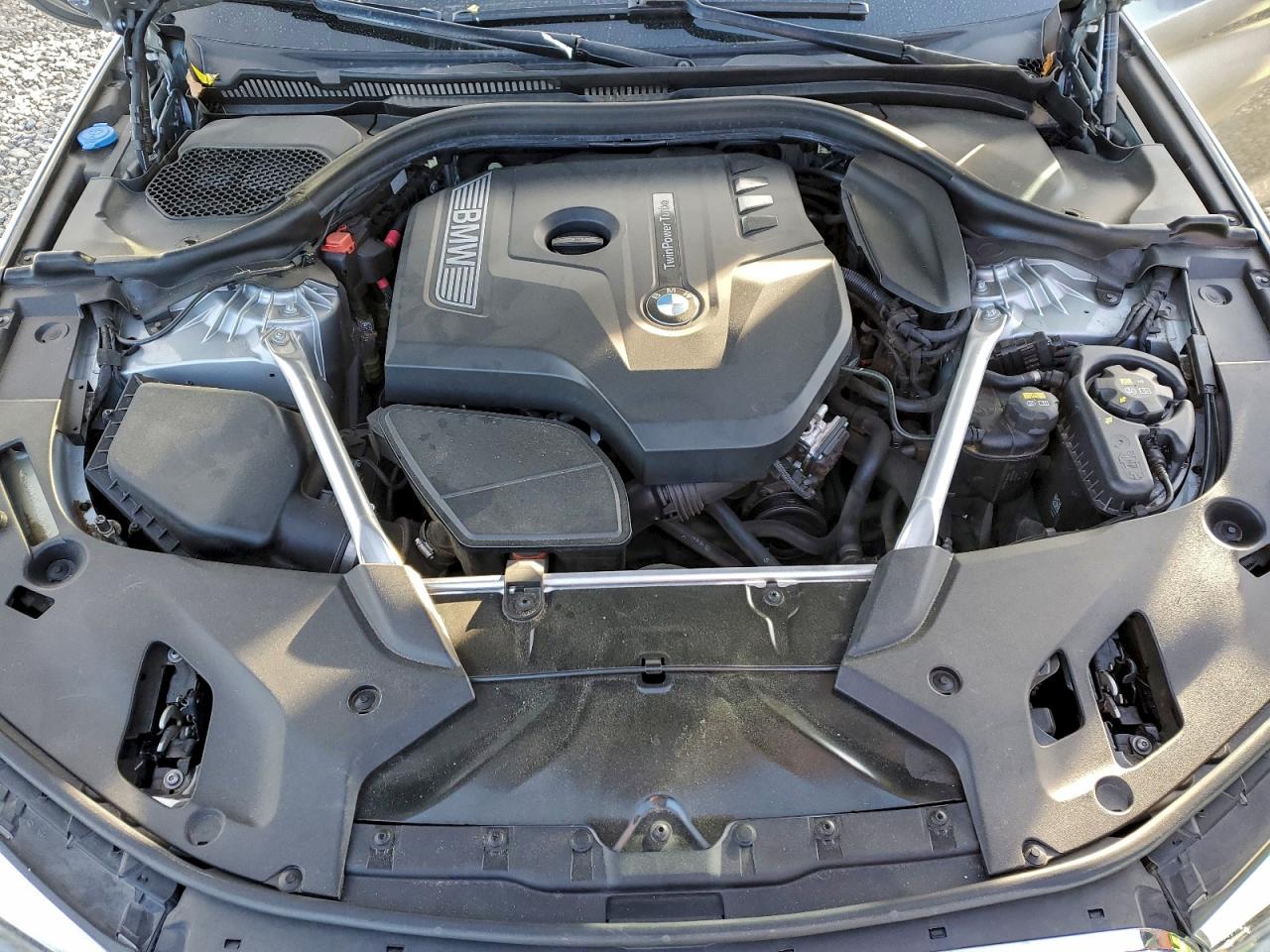 BMW 5 Series I Image 2