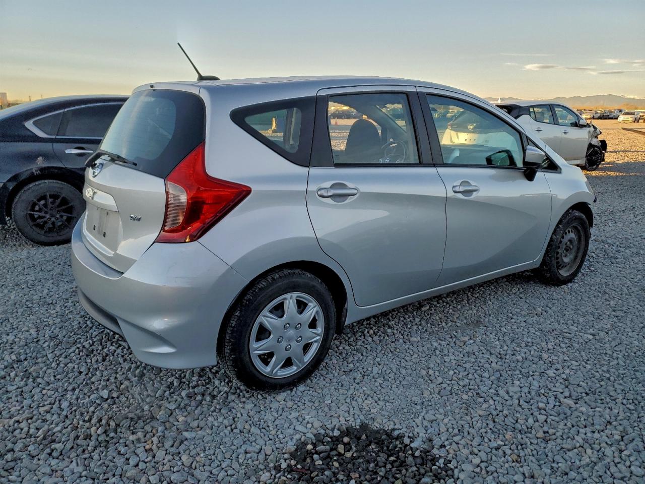 Nissan Versa S Image 8