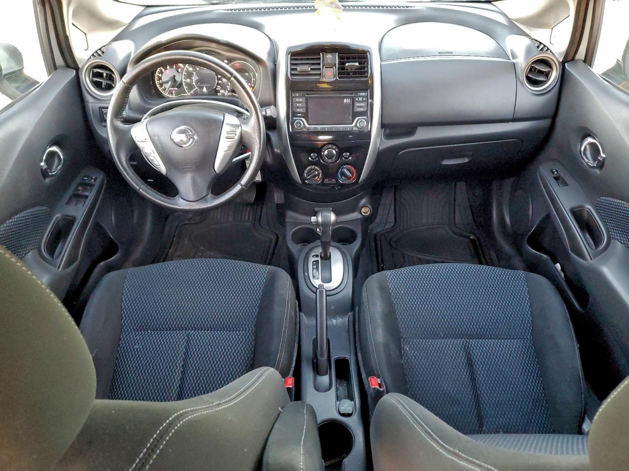 Nissan Versa S Image 7