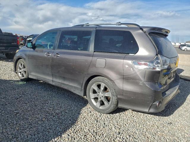 Toyota Sienna Sport Image 7