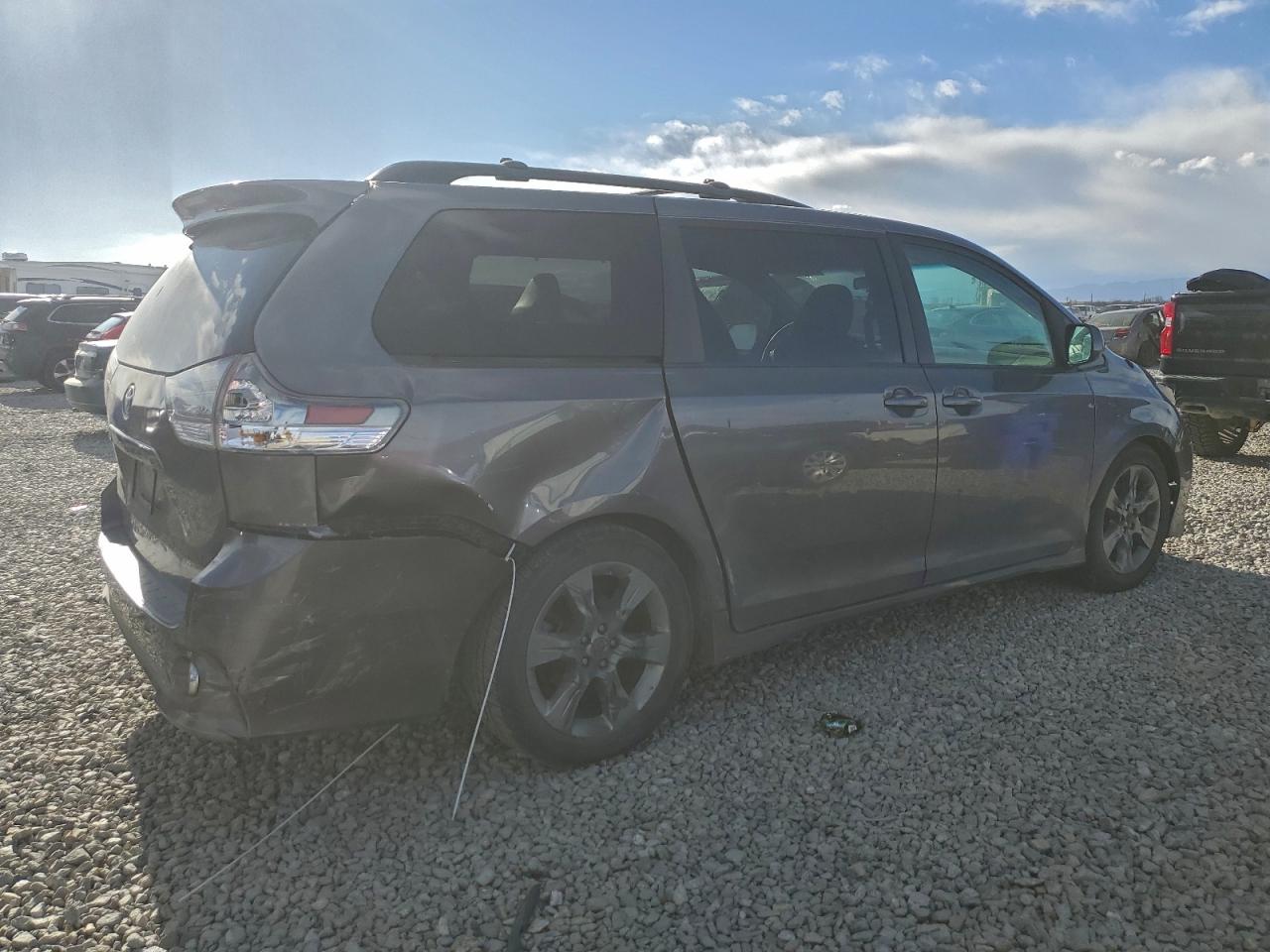 Toyota Sienna Sport Image 5