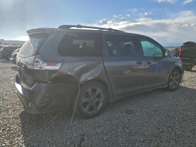 Toyota Sienna Sport Image 5