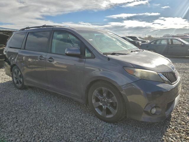 Toyota Sienna Sport Image 3