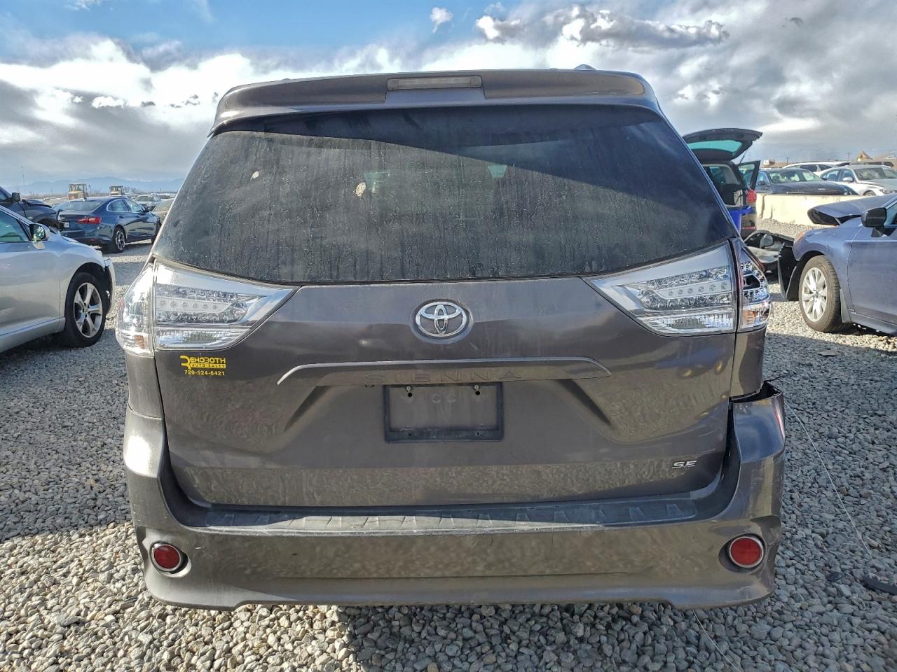 Toyota Sienna Sport Image 4