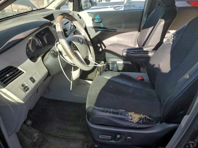 Toyota Sienna Sport Image 6