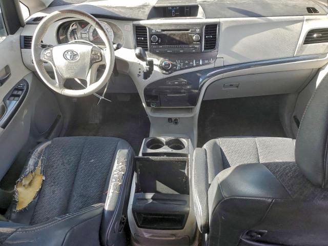 Toyota Sienna Sport Image 10