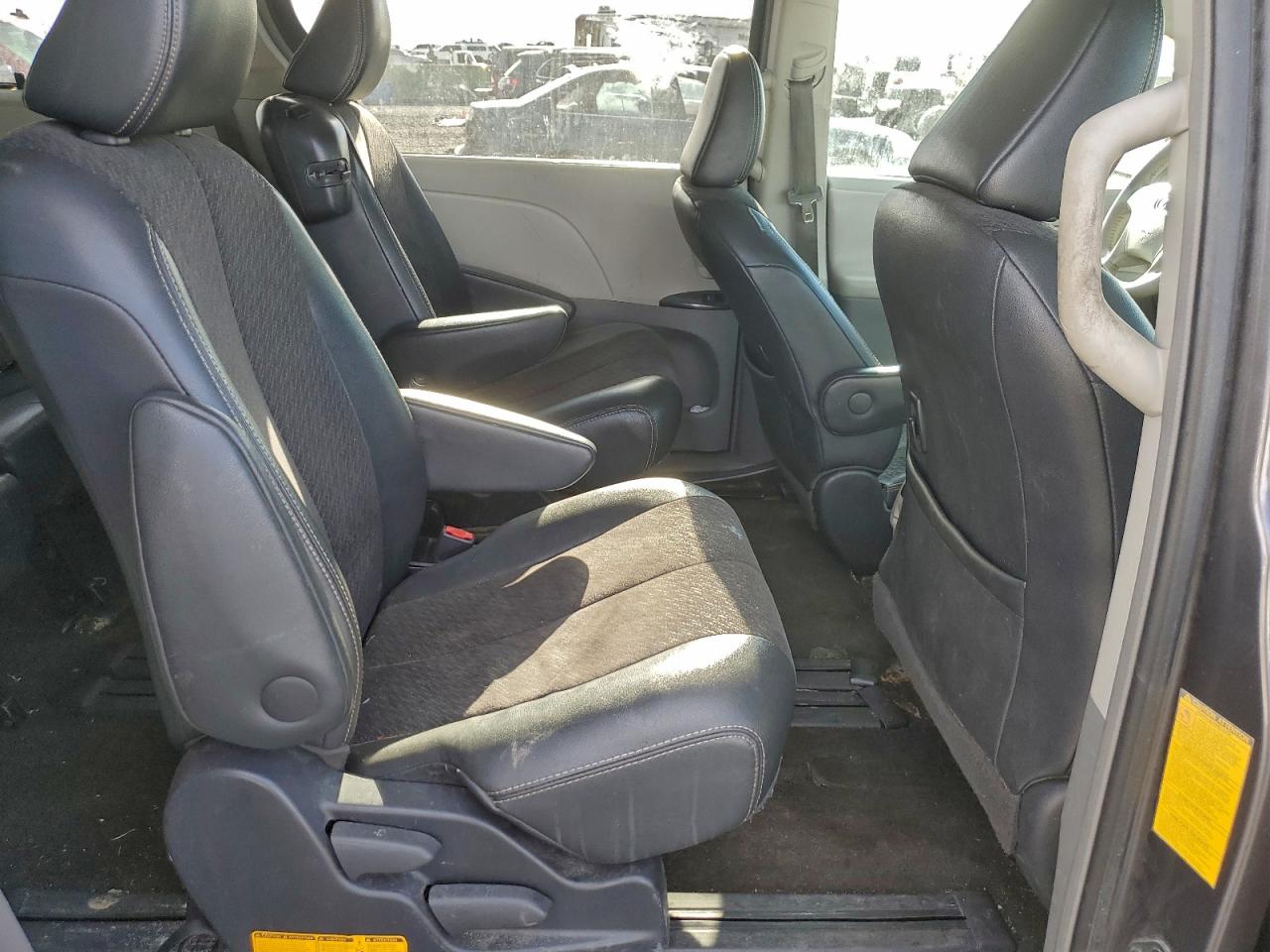 Toyota Sienna Sport Image 8