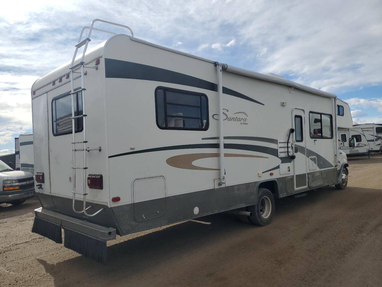 Ford Econoline E450 Super Duty Cutaway Van Image 9