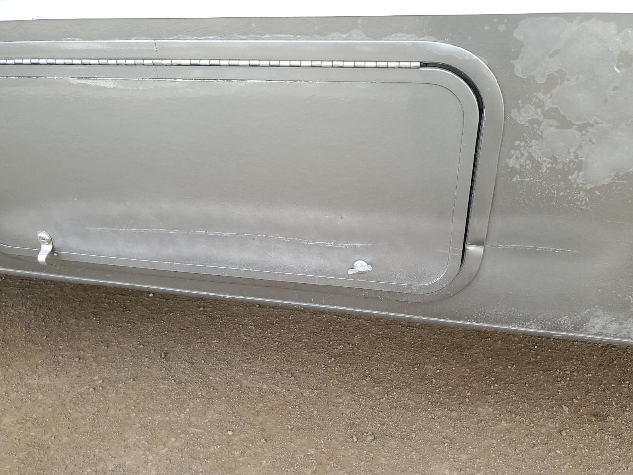 Ford Econoline E450 Super Duty Cutaway Van Image 2