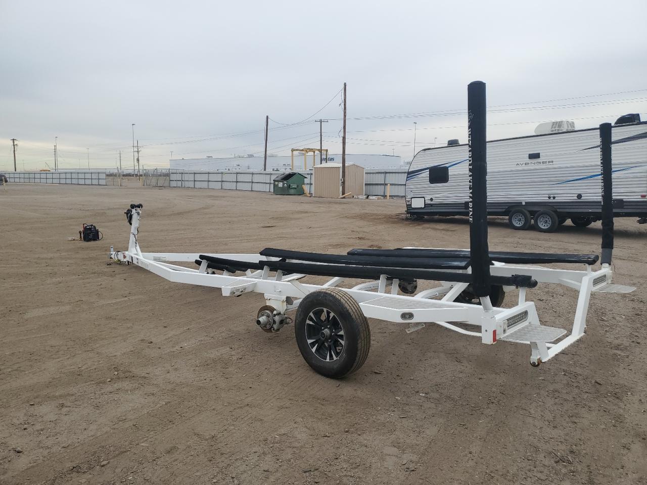 Extr Trailer Image 3