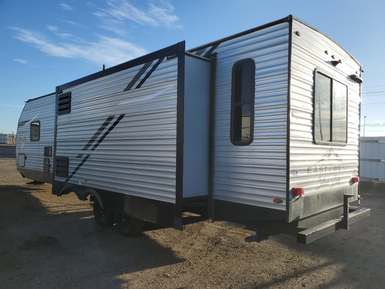 East To West Silverlake Image 8