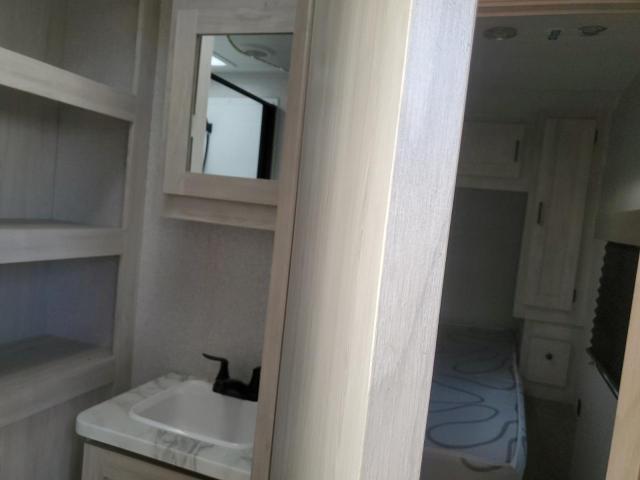 East To West Silverlake Image 9