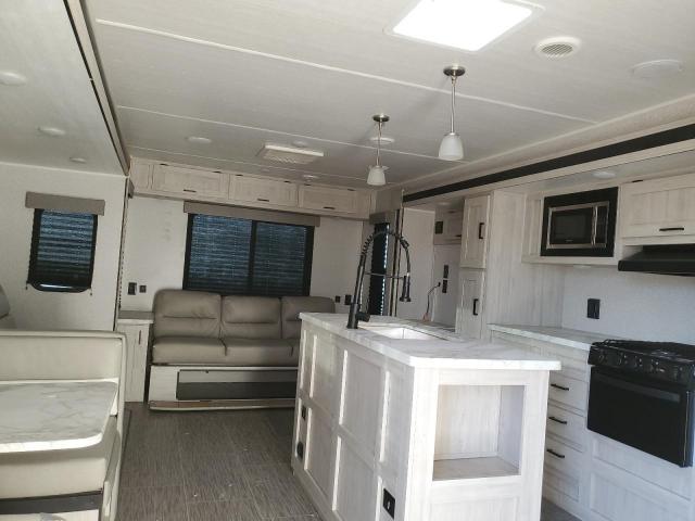 East To West Silverlake Image 3