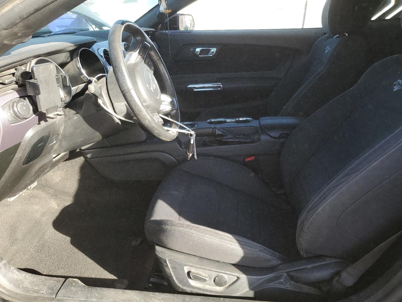 Ford Mustang Image 3