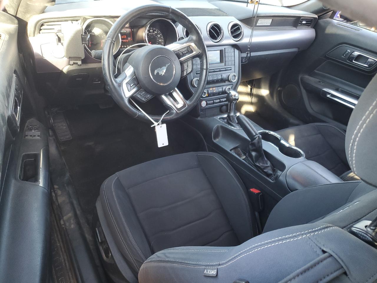 Ford Mustang Image 8