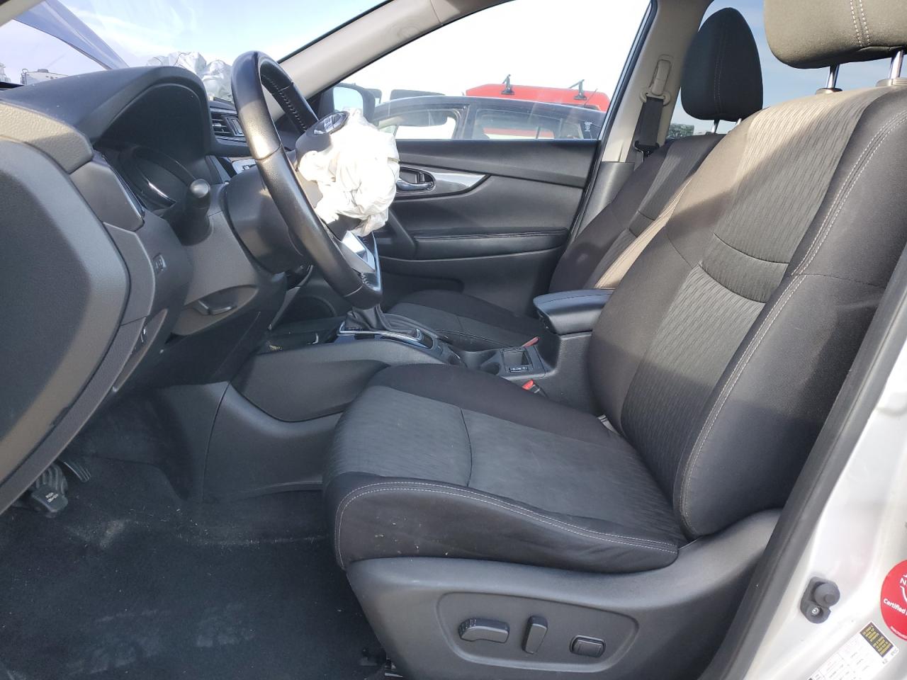 Nissan Rogue S Image 8