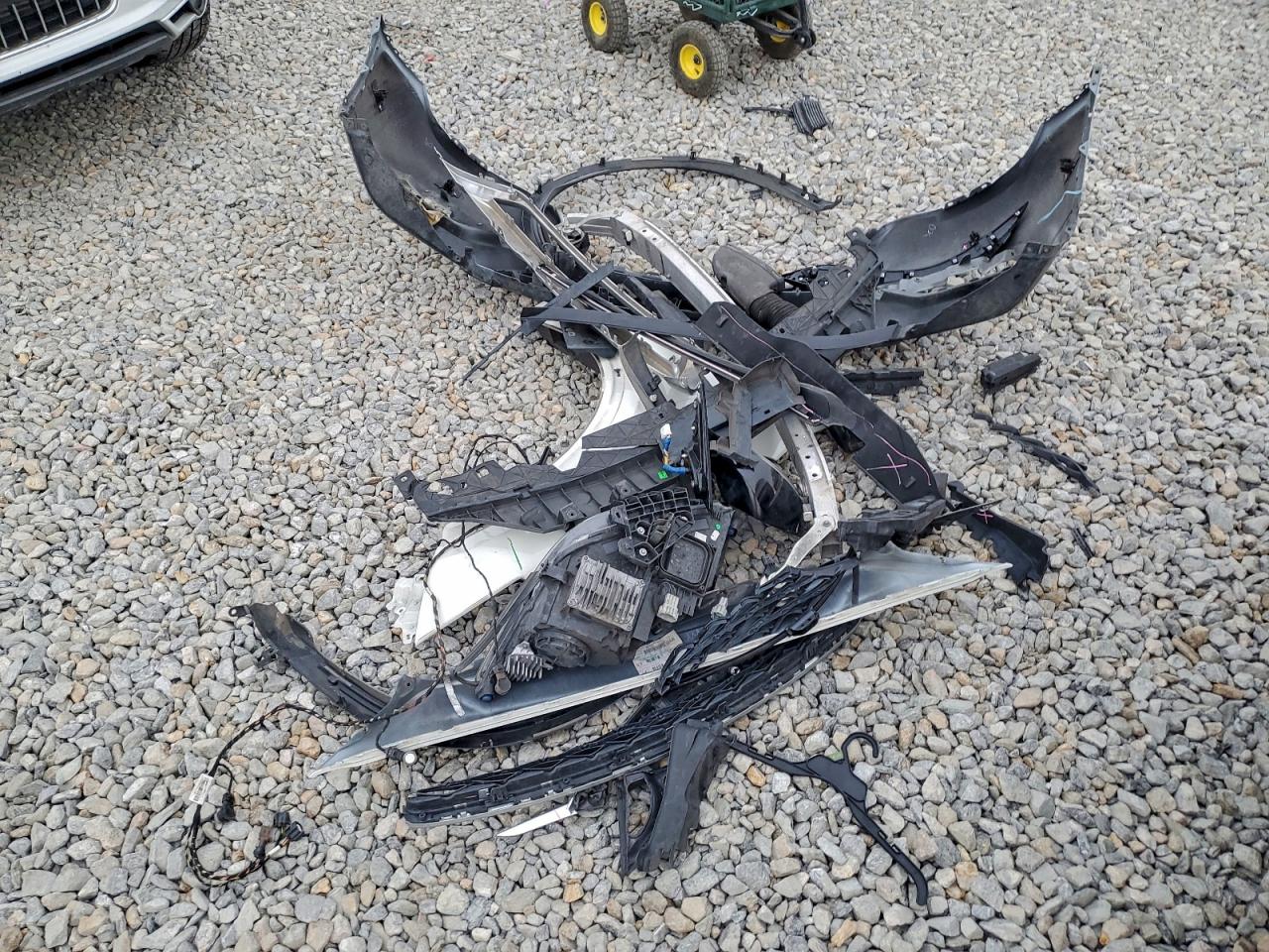 INFINITI Qx Base Image 12