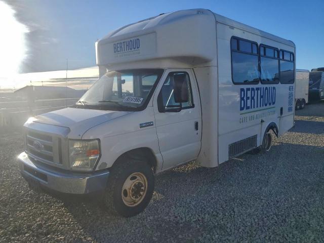 Ford Econoline E350 Super Duty Cutaway Van Image 5