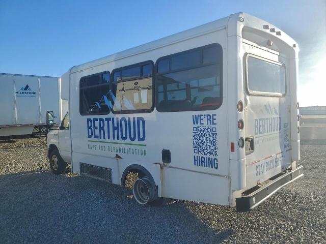 Ford Econoline E350 Super Duty Cutaway Van Image 10