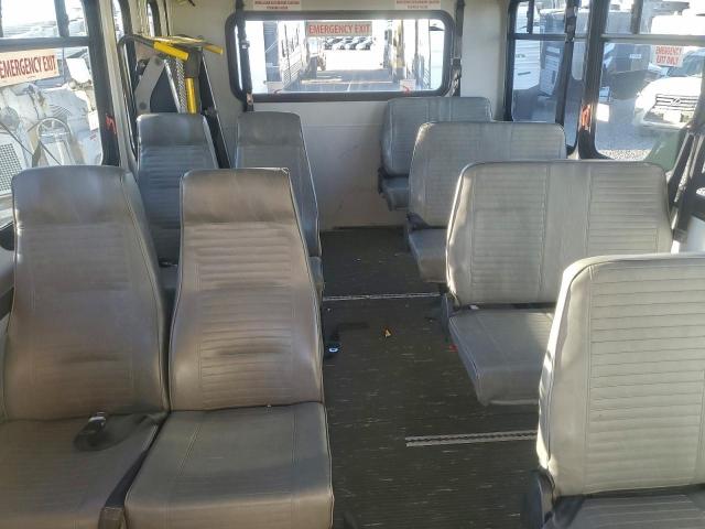 Ford Econoline E350 Super Duty Cutaway Van Image 8