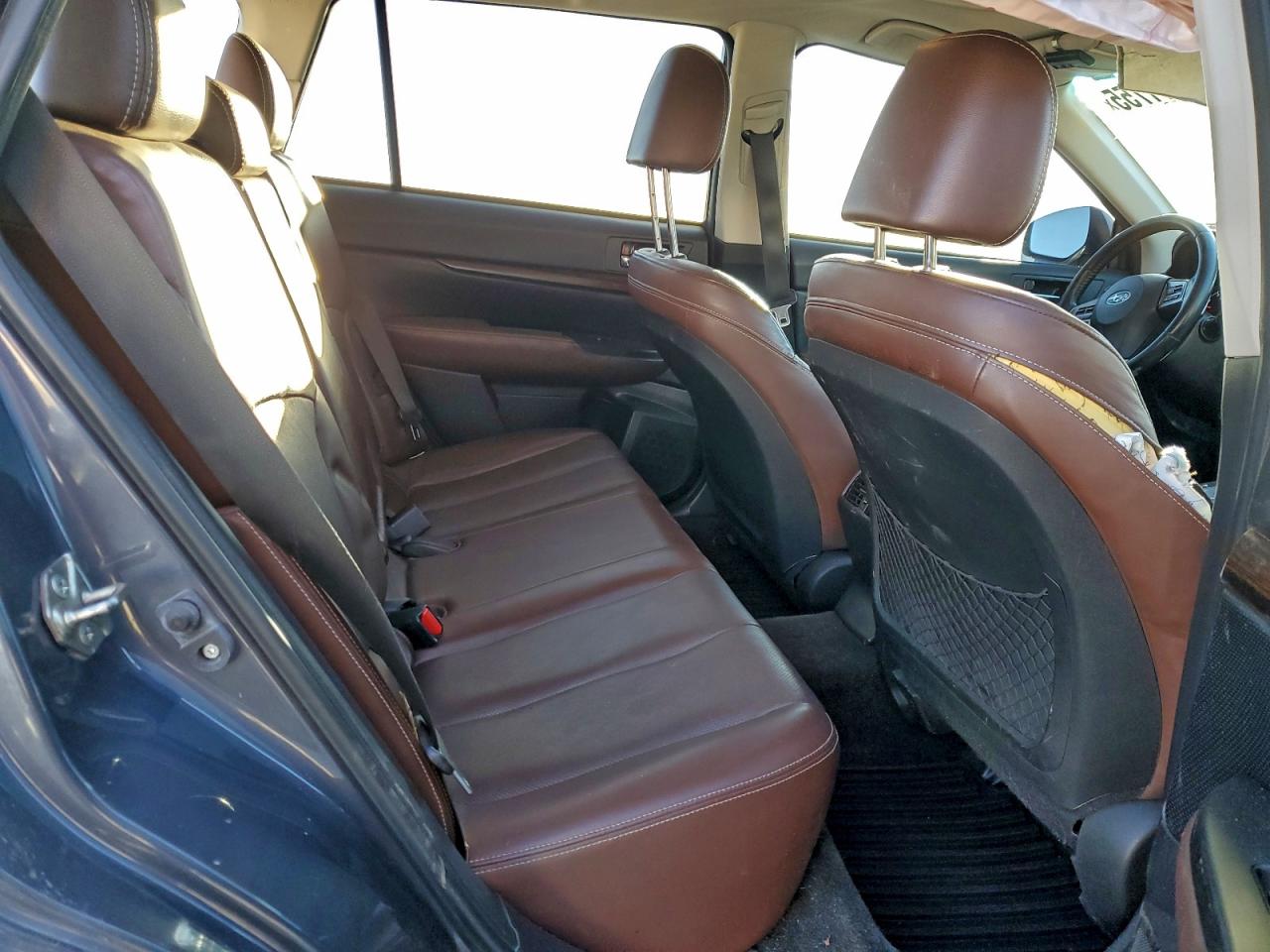 Subaru Outback 2.5i Limited Image 14