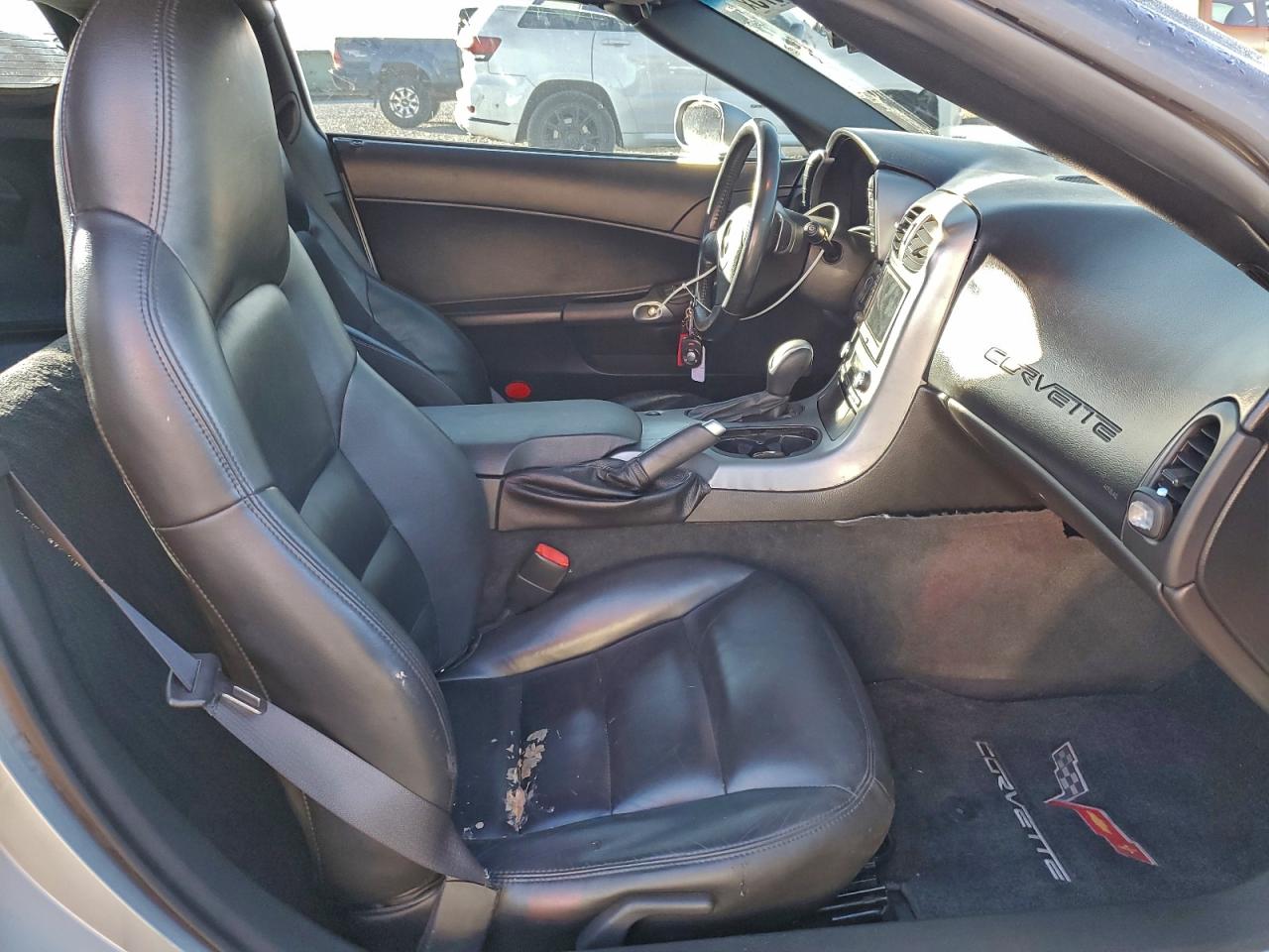 Chevrolet Corvette Image 10