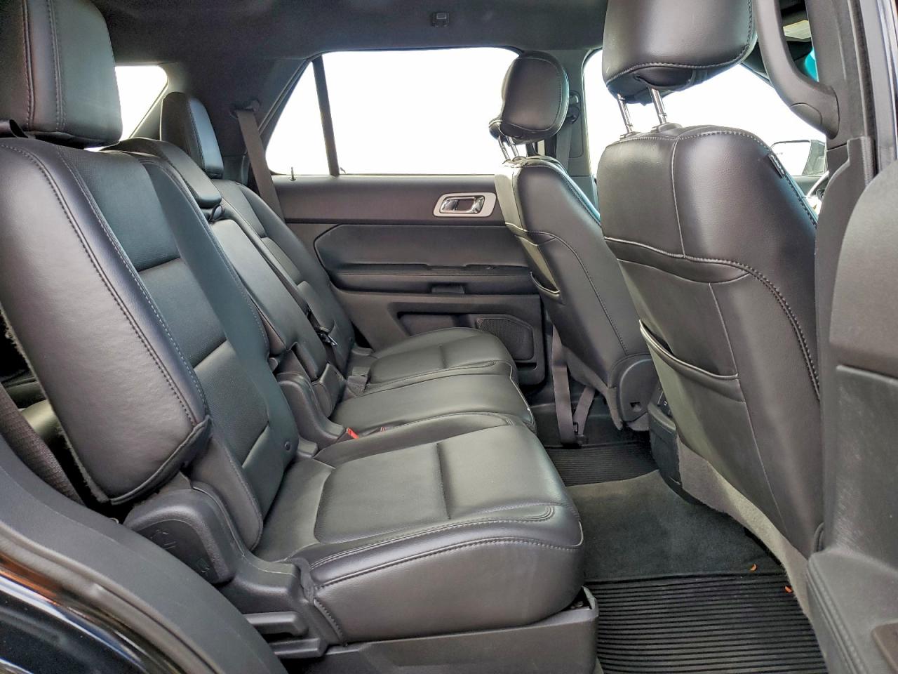 Ford Explorer Limited Image 12