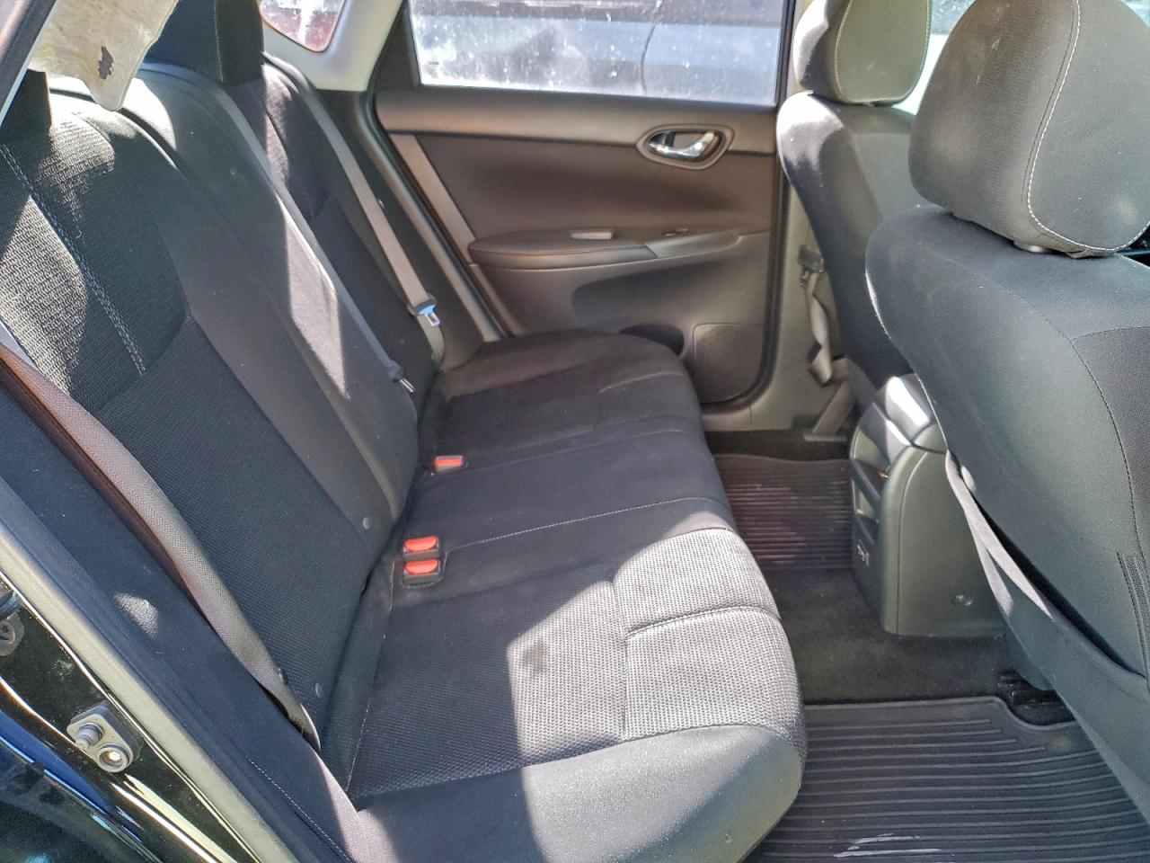 Nissan Sentra S Image 10