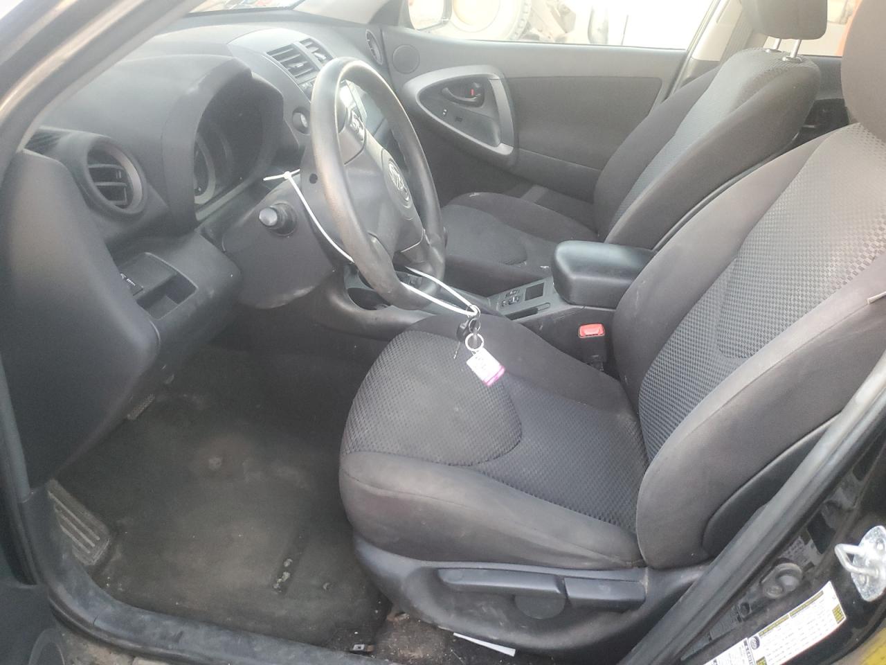 Toyota RAV4 Sport Image 8