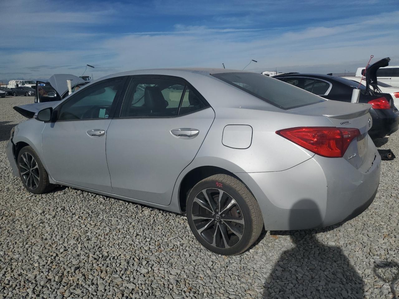 Toyota Corolla L Image 5