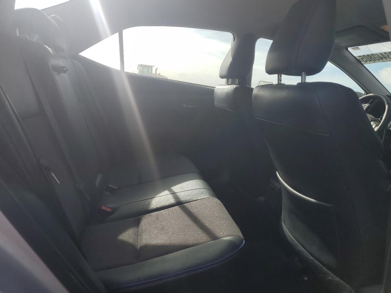 Toyota Corolla L Image 8