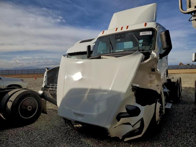 Freightliner Cascadia 1 Image 2