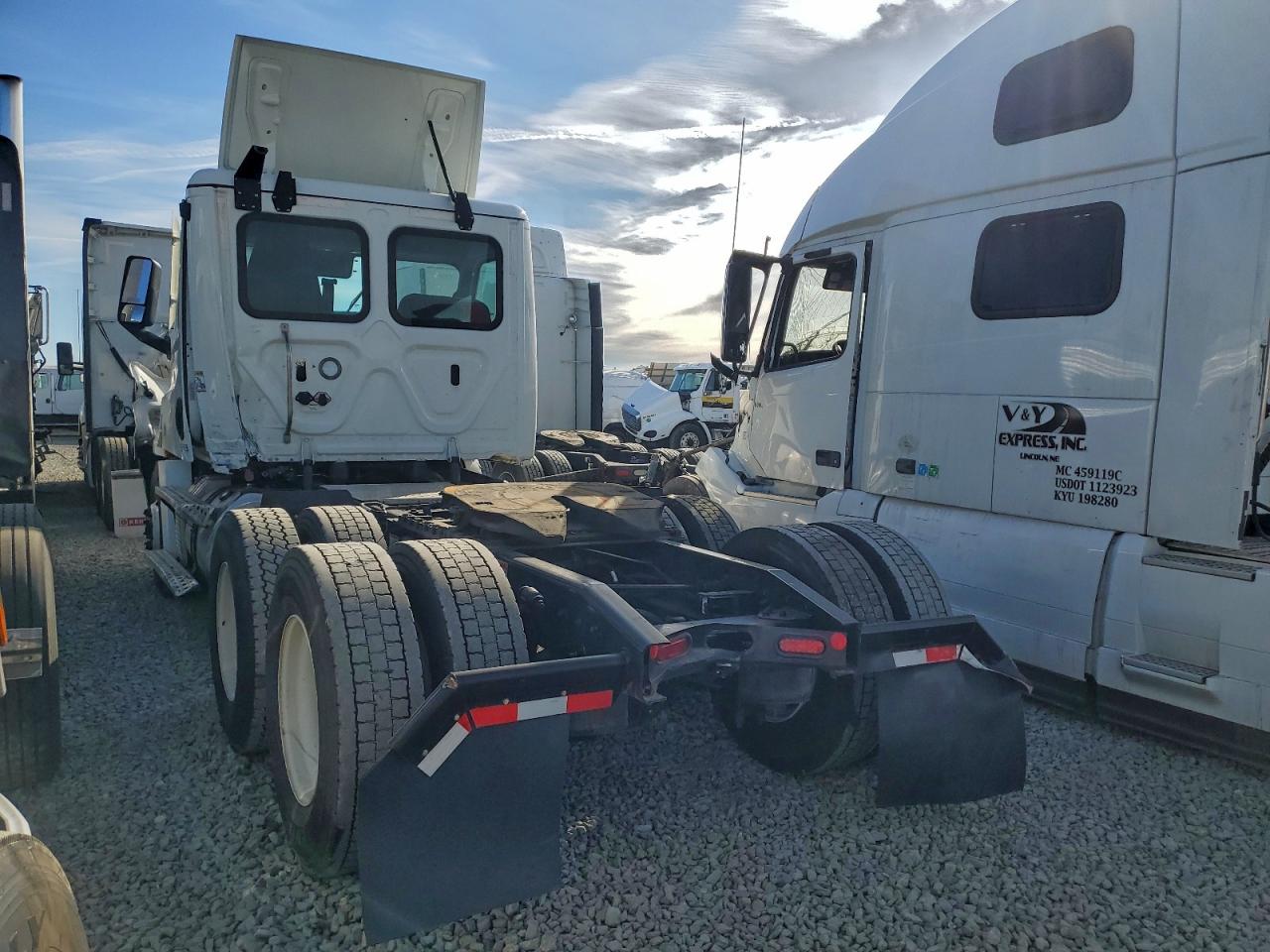 Freightliner Cascadia 1 Image 5