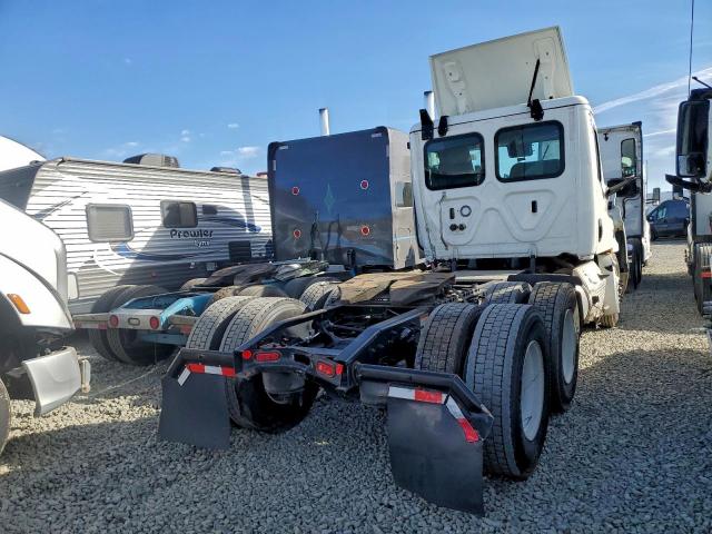 Freightliner Cascadia 1 Image 3