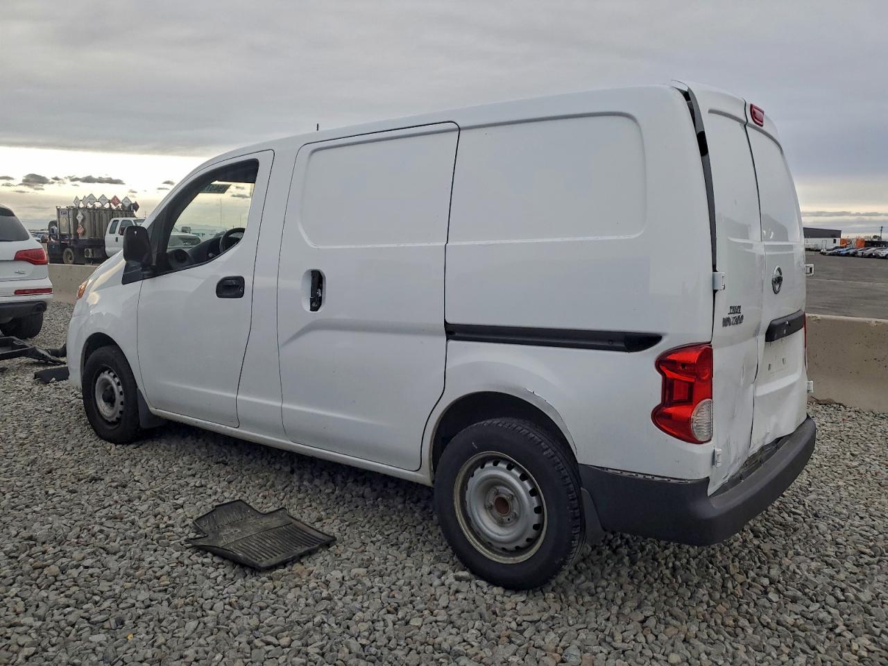 Nissan Nv 2.5s Image 6