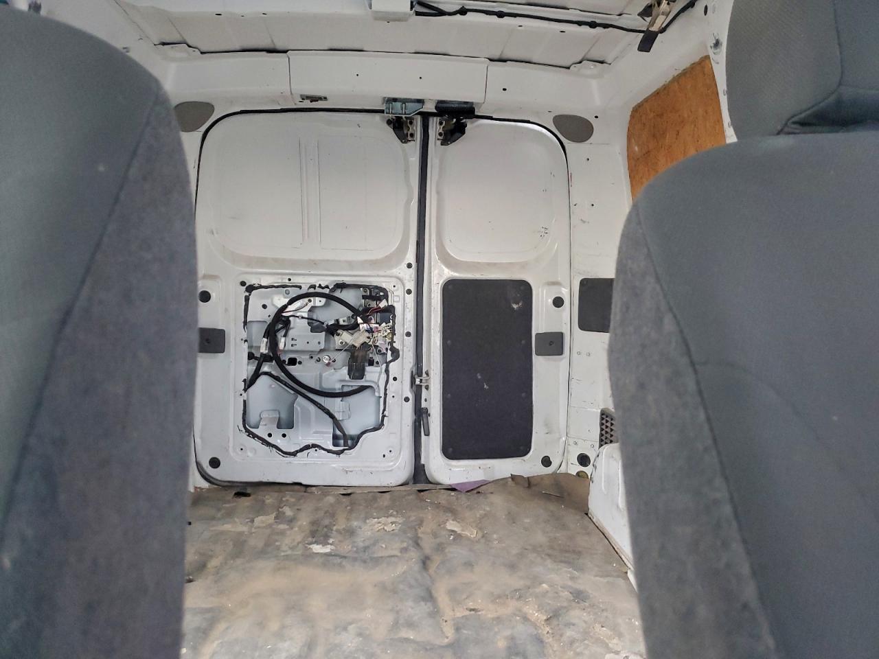 Nissan Nv 2.5s Image 8